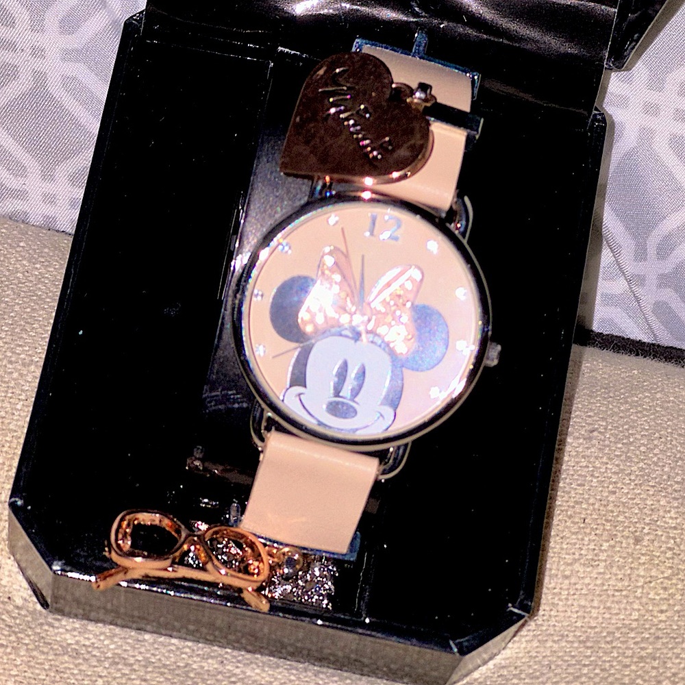 Disney Minnie Mouse watch (brand new)